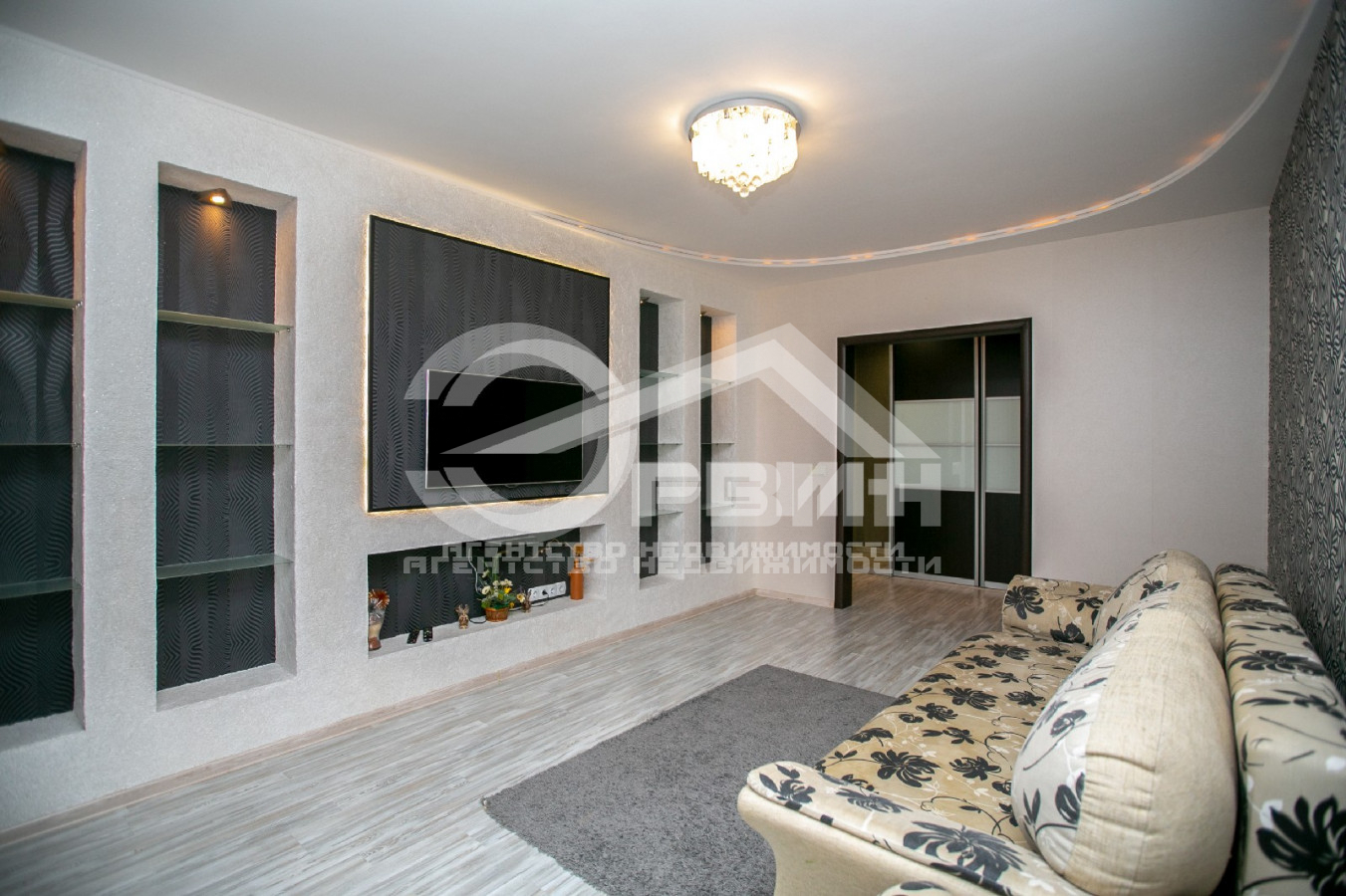 Продажа 3-комнатной квартиры, Калининград, Гайдара,  Улица