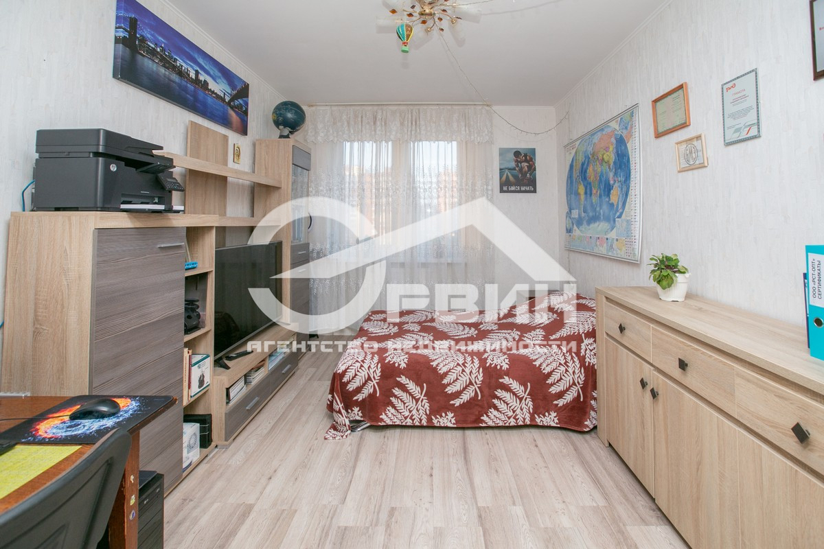 Продажа 3-комнатной квартиры, Калининград, В.Фермора,  Улица