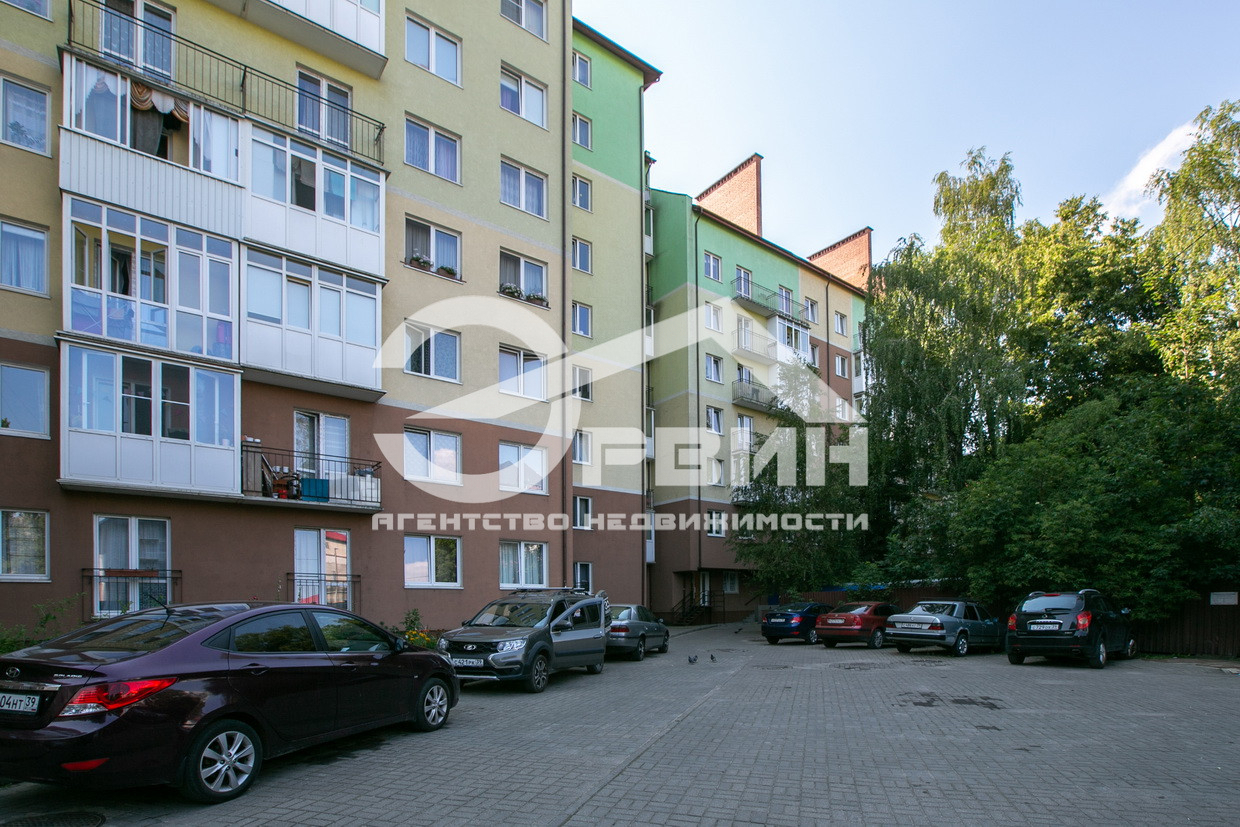 Продажа 1-комнатной квартиры, Калининград, А.Суворова,  Улица