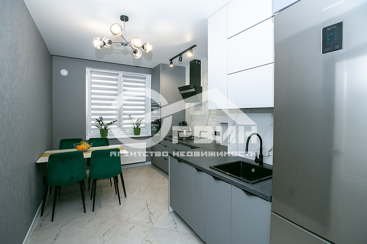 Продажа 2-комнатной квартиры, Калининград, Советский проспект,  238