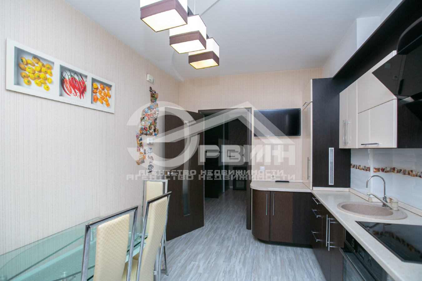 Продажа 3-комнатной квартиры, Калининград, Гайдара,  Улица