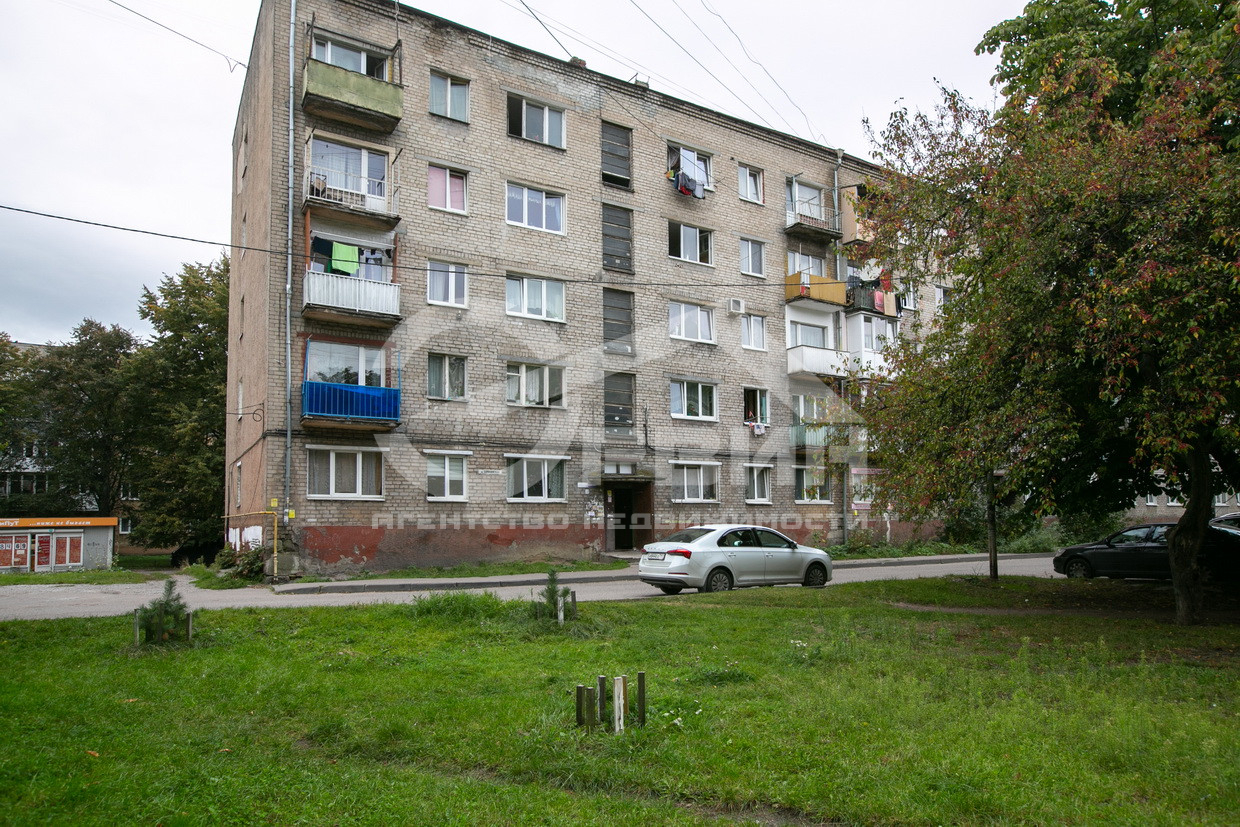 Продажа комнаты, Калининград, Серпуховская,  41