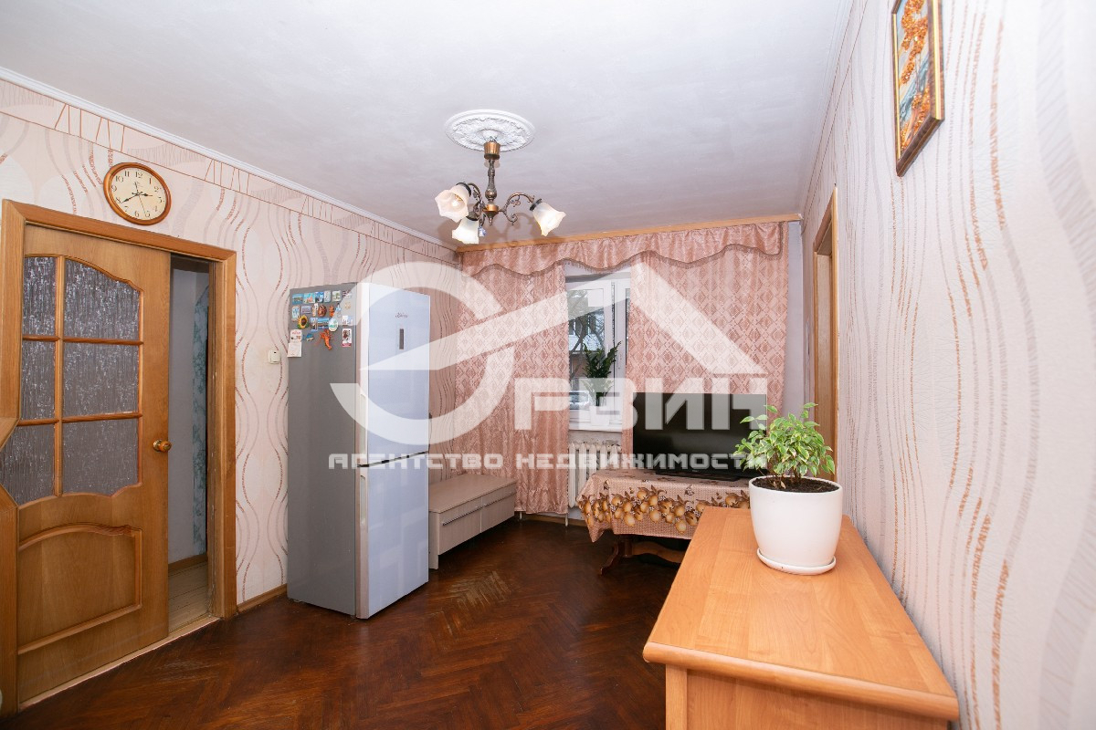 Продажа 2-комнатной квартиры, Калининград, Лейтенанта Яналова,  Улица