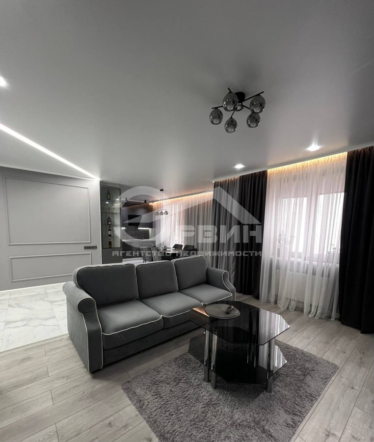 Продажа 3-комнатной квартиры, Калининград, Борисовский,  Бульвар