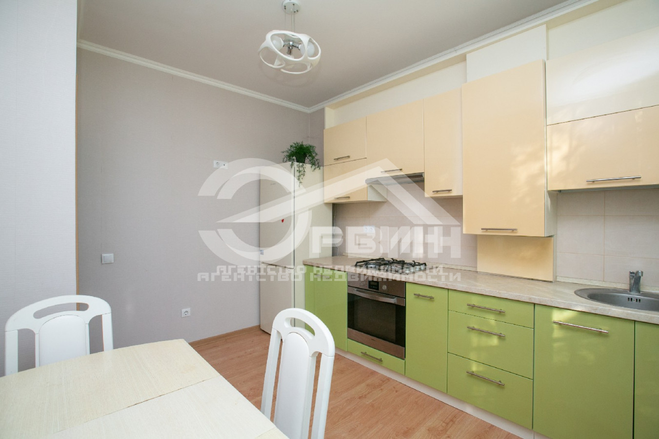 Продажа 3-комнатной квартиры, Калининград, Станиславского,  Улица