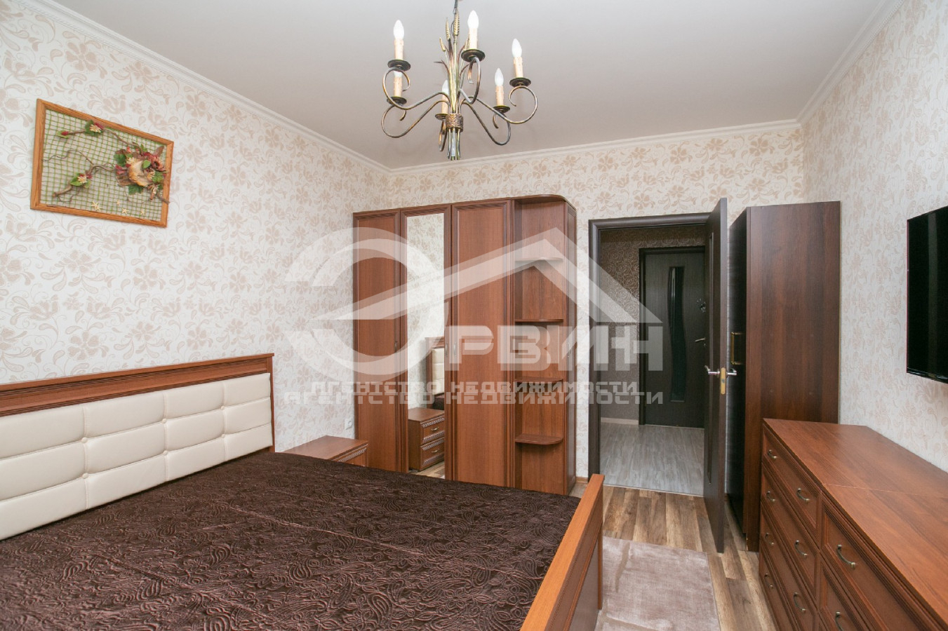 Продажа 3-комнатной квартиры, Калининград, Гайдара,  Улица