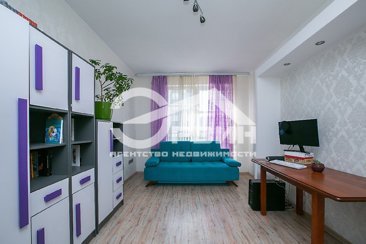 Продажа 2-комнатной квартиры, Калининград, Красносельская,  Улица