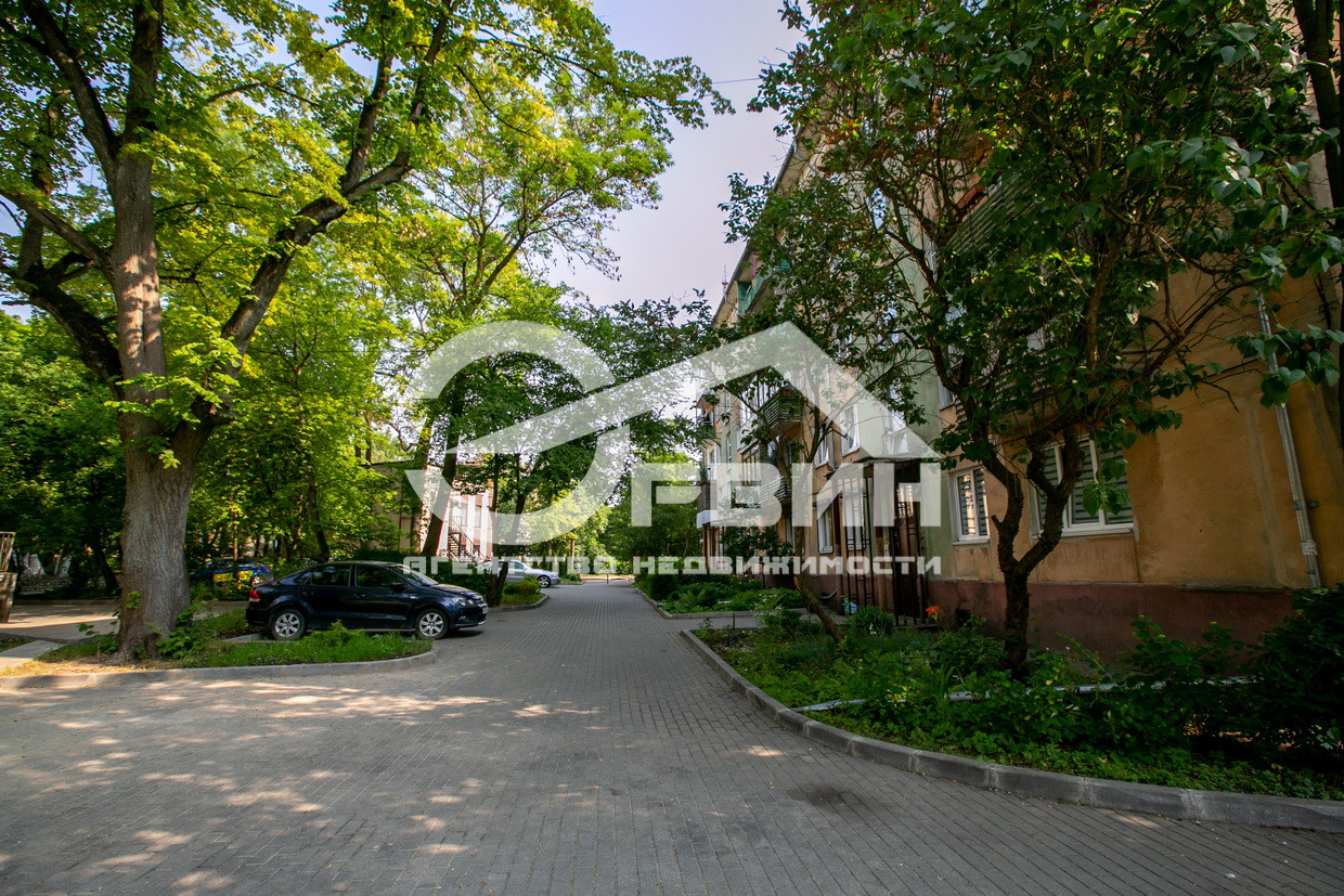 Продажа 3-комнатной квартиры, Калининград, Брамса,  Улица