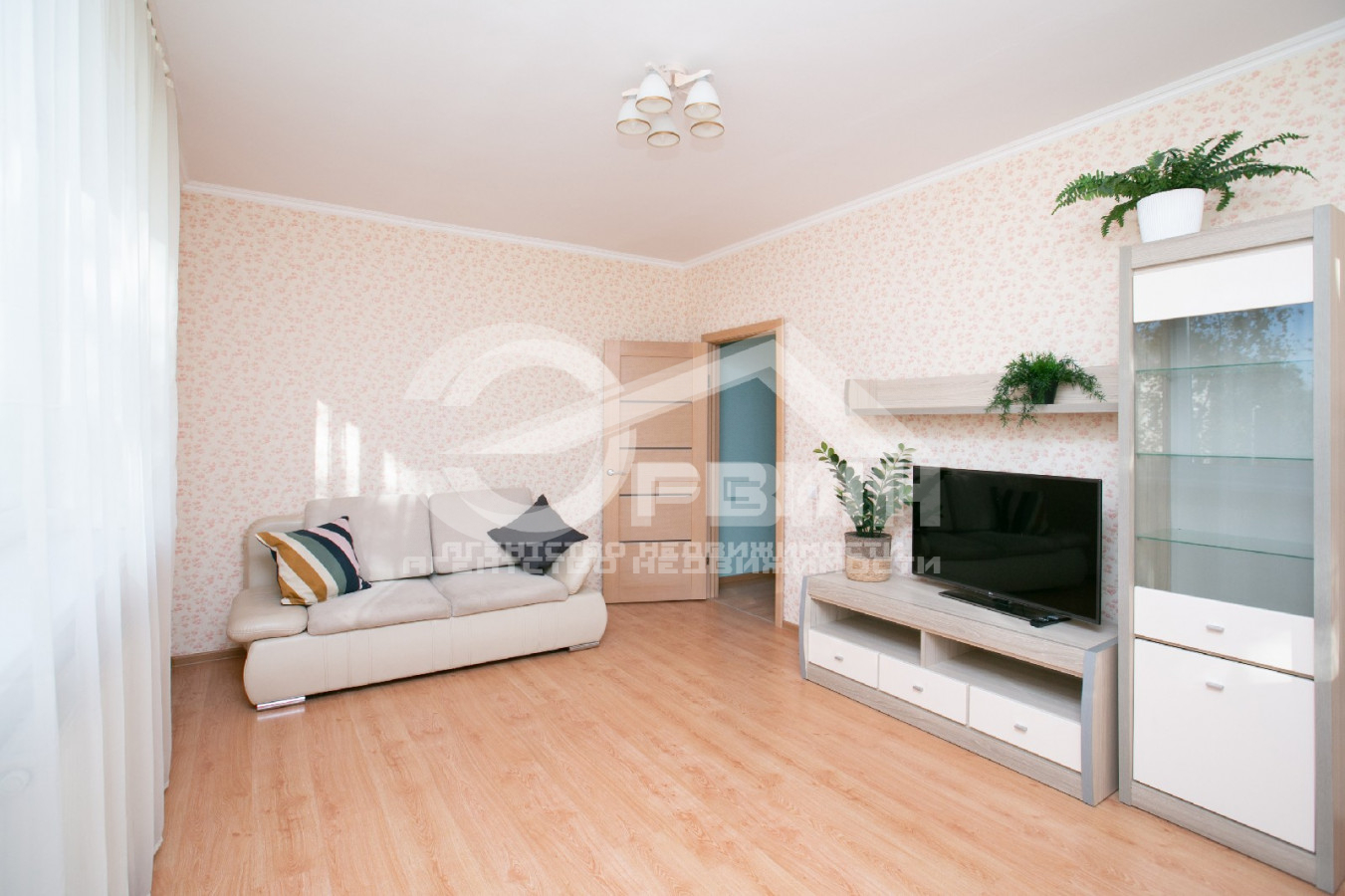 Продажа 3-комнатной квартиры, Калининград, Станиславского,  Улица