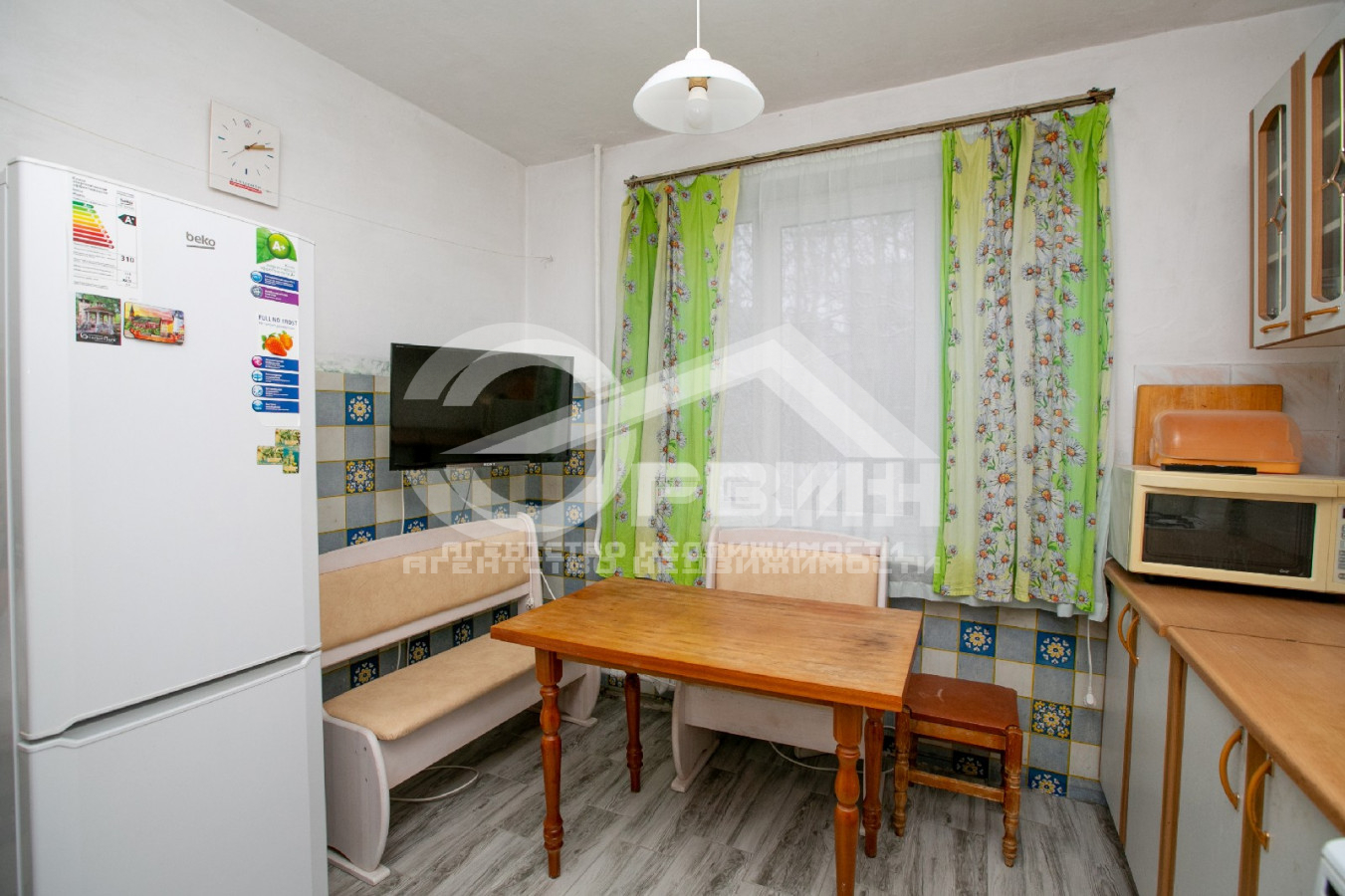 Продажа 2-комнатной квартиры, Калининград, Еловая аллея,  Улица