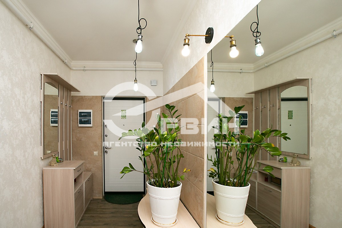 Продажа 2-комнатной квартиры, Калининград, Красносельская,  Улица