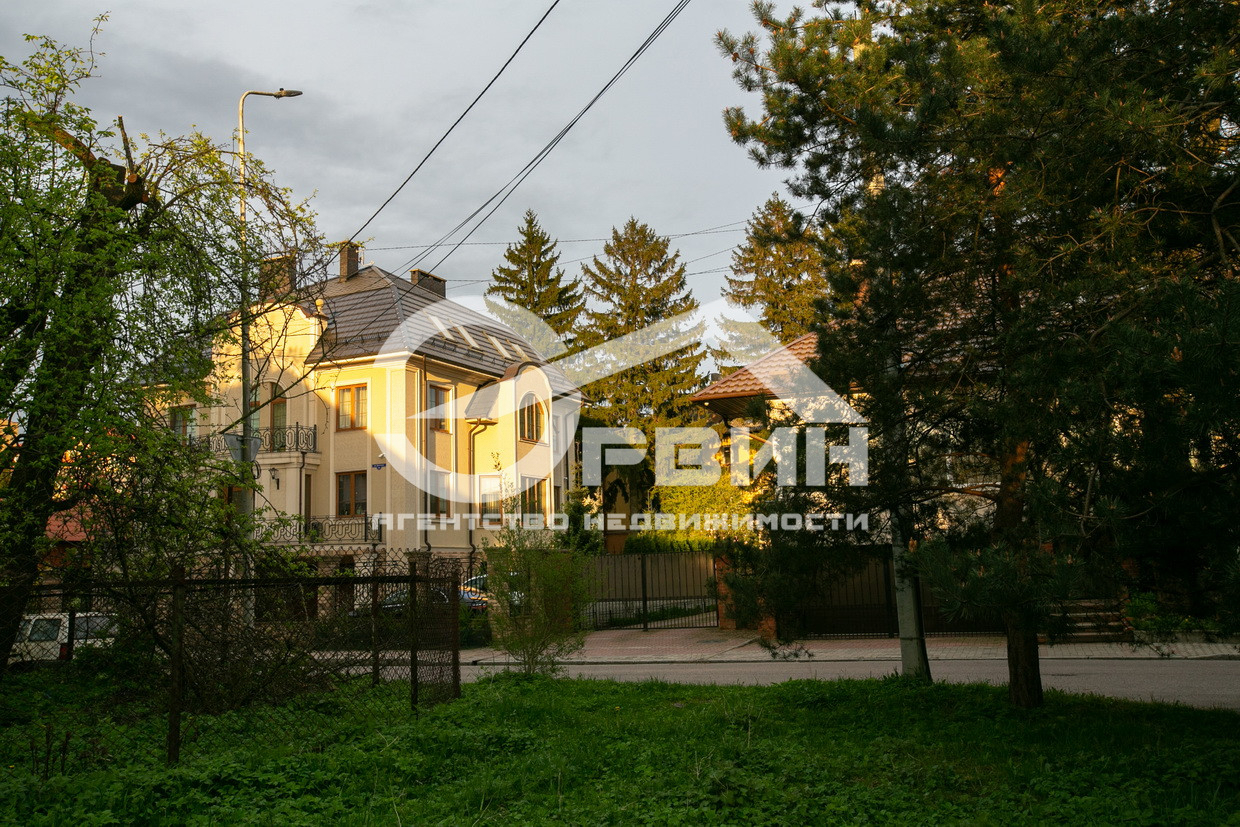 Продажа 3-комнатной квартиры, Калининград, Уфимская,  Улица