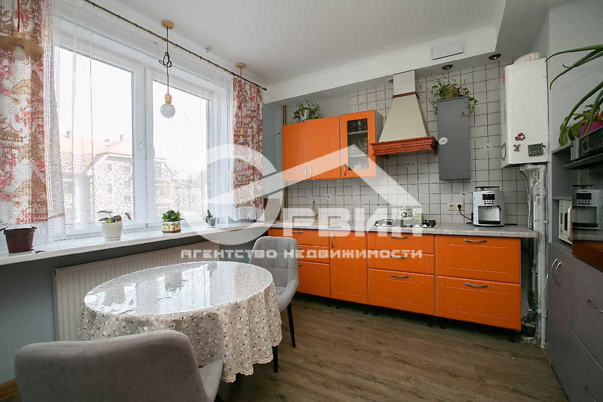 Продажа 2-комнатной квартиры, Калининград, Красносельская,  Улица