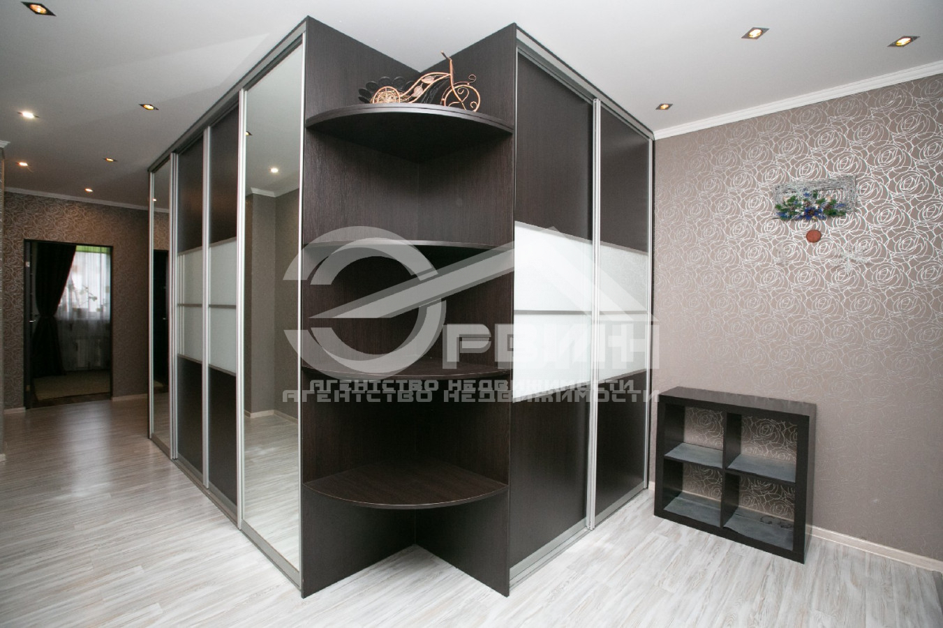 Продажа 3-комнатной квартиры, Калининград, Гайдара,  Улица