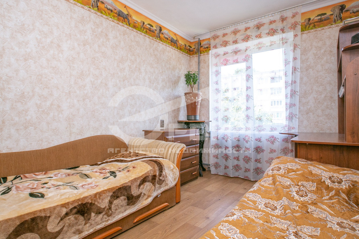 Продажа 3-комнатной квартиры, Калининград, Садовая,  Улица