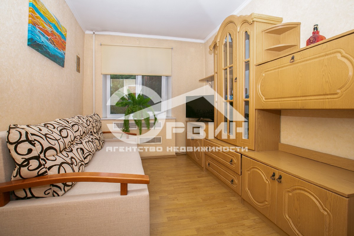 Продажа 3-комнатной квартиры, Калининград, Нарвская,  Улица