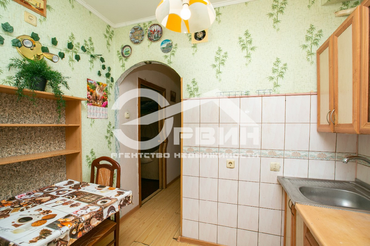 Продажа 2-комнатной квартиры, Калининград, Лейтенанта Яналова,  Улица