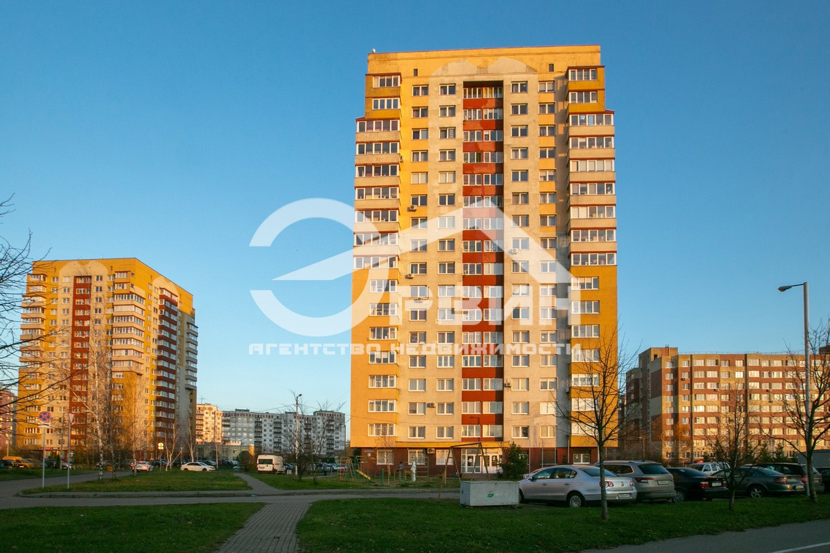 Продажа 3-комнатной квартиры, Калининград, В.Фермора,  Улица