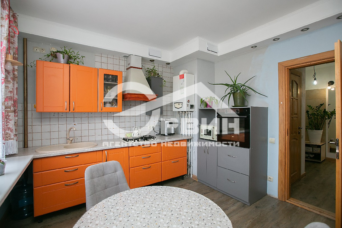 Продажа 2-комнатной квартиры, Калининград, Красносельская,  Улица