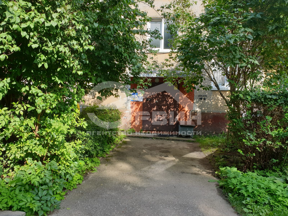 Продажа 2-комнатной квартиры, Калининград, Лейтенанта Яналова,  Улица