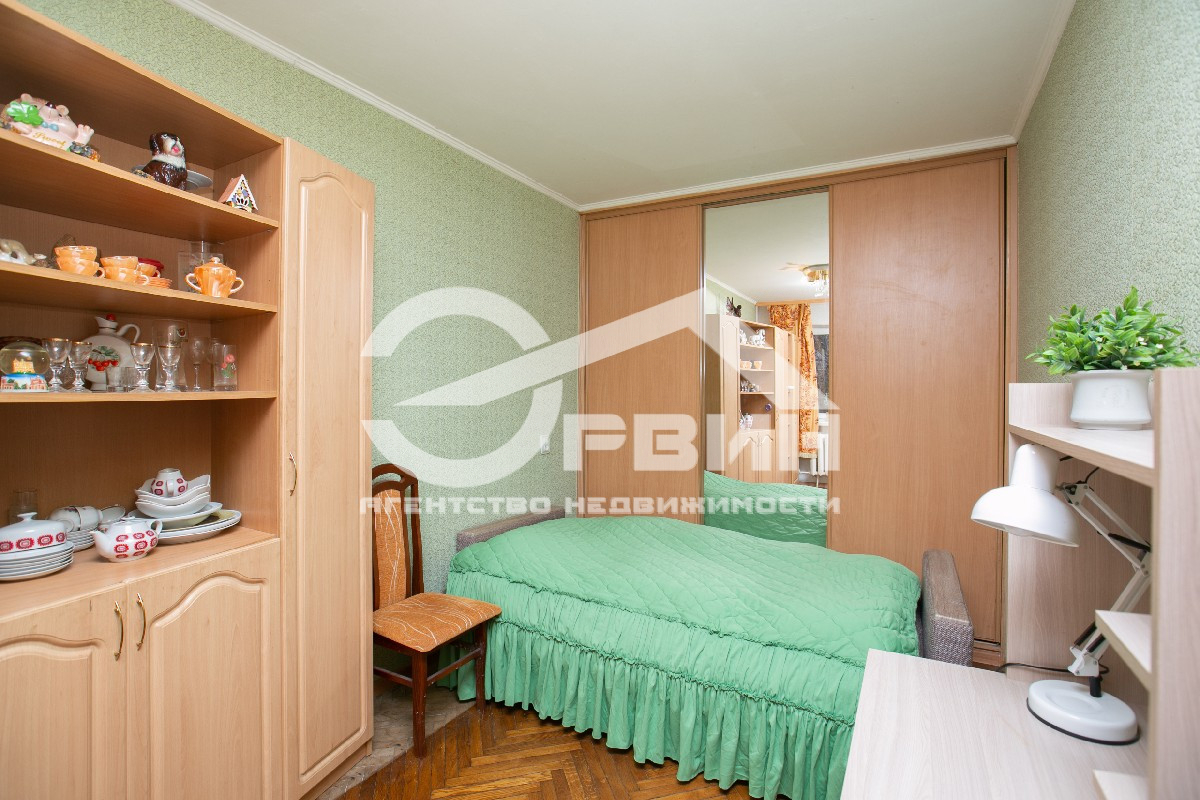 Продажа 2-комнатной квартиры, Калининград, Лейтенанта Яналова,  Улица