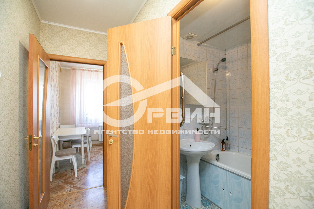 Продажа 2-комнатной квартиры, Калининград, бульвар Л. Шевцовой,  106