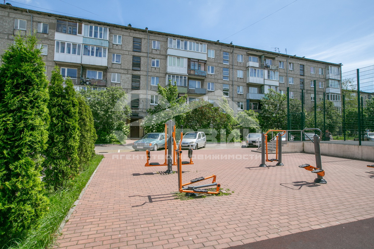 Продажа 3-комнатной квартиры, Калининград, Садовая,  Улица