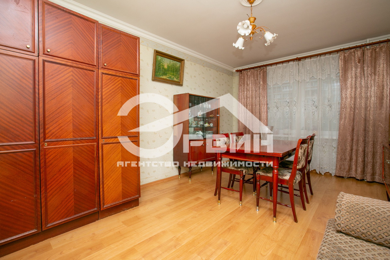 Продажа 2-комнатной квартиры, Калининград, О.Кошевого,  Улица