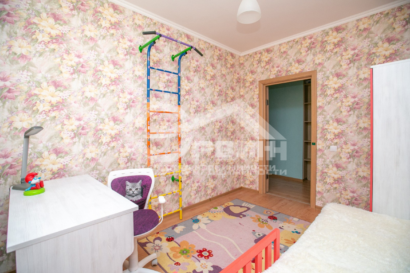 Продажа 3-комнатной квартиры, Калининград, Станиславского,  Улица