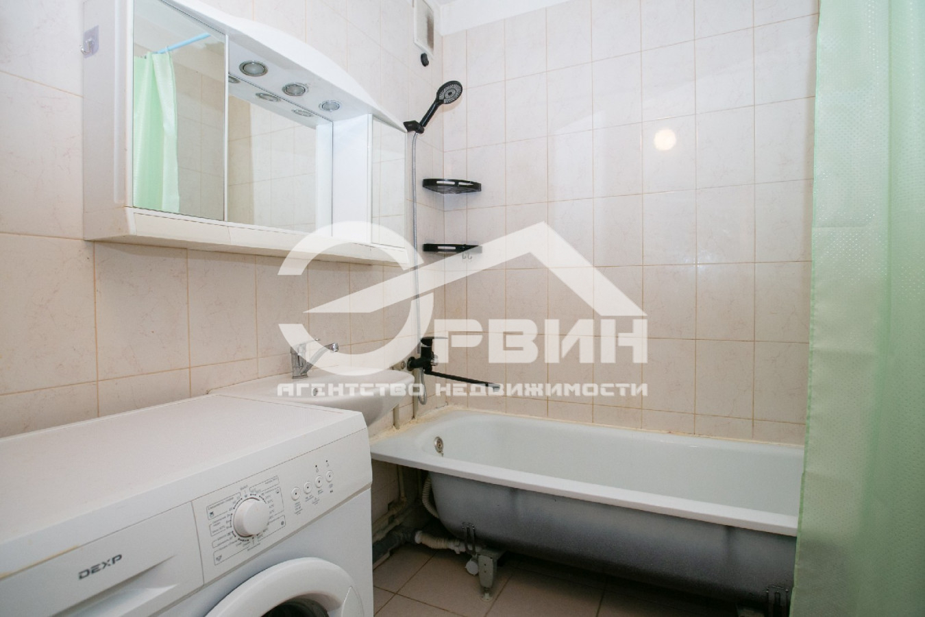 Продажа 2-комнатной квартиры, Калининград, Левитана,  Улица