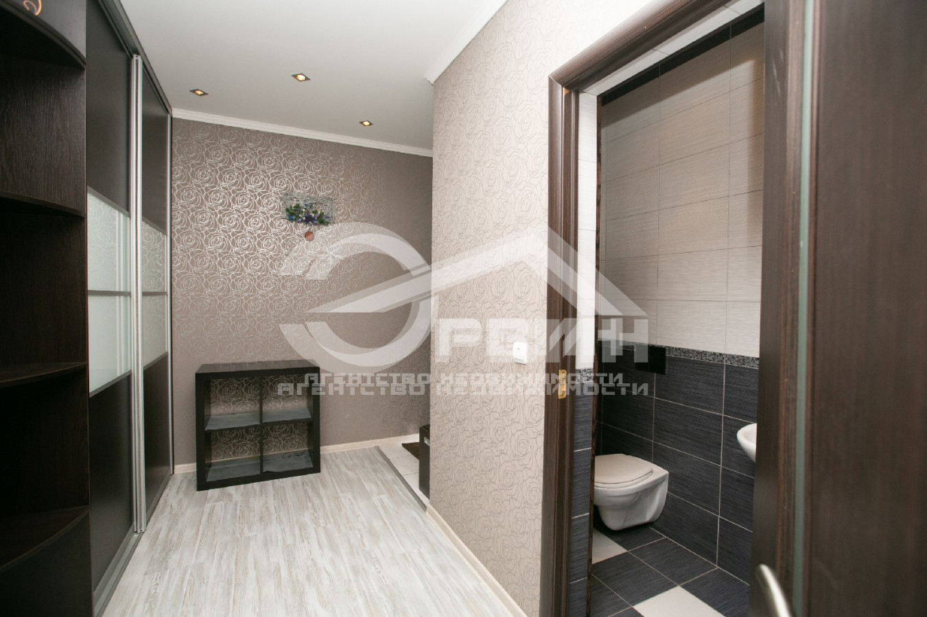 Продажа 3-комнатной квартиры, Калининград, Гайдара,  Улица